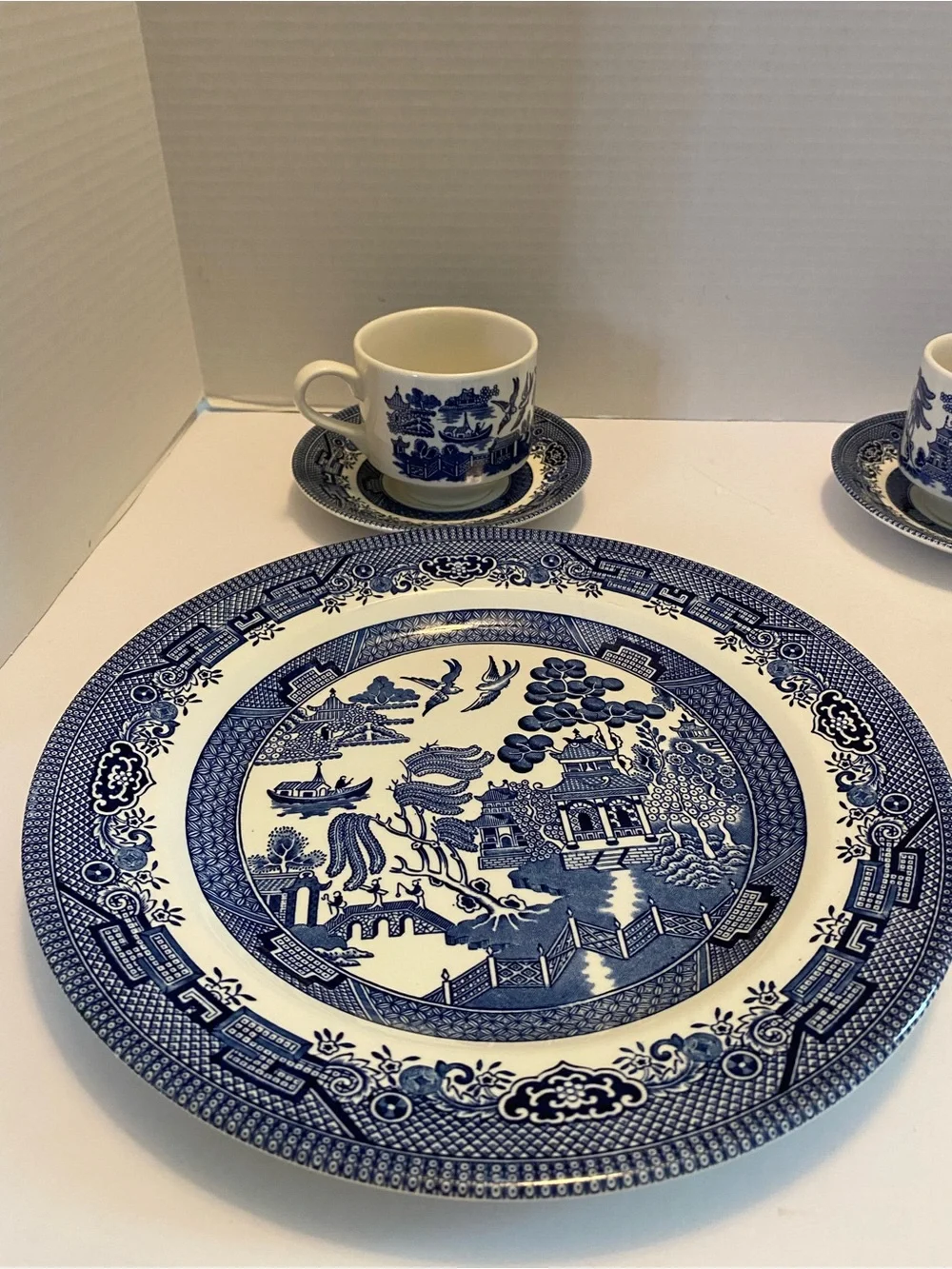 Churchill Blue Willow Pattern Table Plate Saucer & Cup Settings for Two